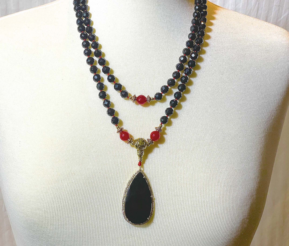 Faceted-blackonyx-redonyx-mala-necklace-faceted-blackonyxpendant-mala-pendant-bottom-doubled-1