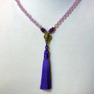 rosequartz-amethyst-mala-necklace-purple-silk-tassel-closeup-zoom